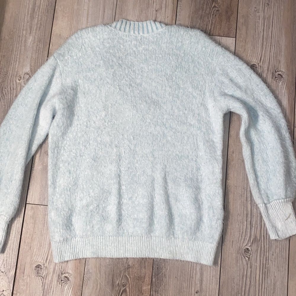 Large EXPRESS NWOT Oversized Furry V Neck Sweater - Picture 5 of 5
